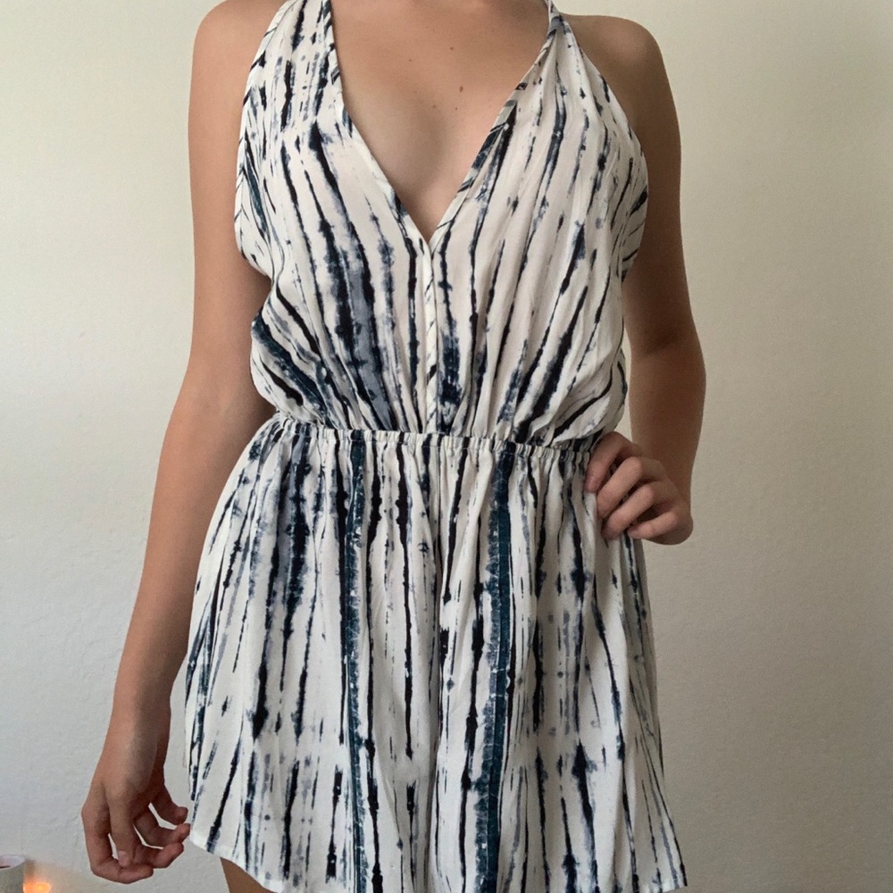 Light flowy romper - Picture 2 of 4